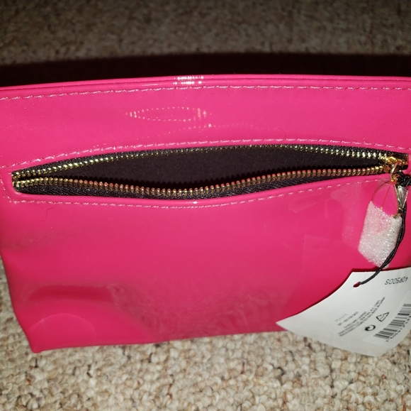 Pink YSL cosmetic/travel bag - Picture 2 of 6